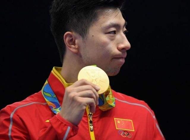 他仍在思考 他仍在思考